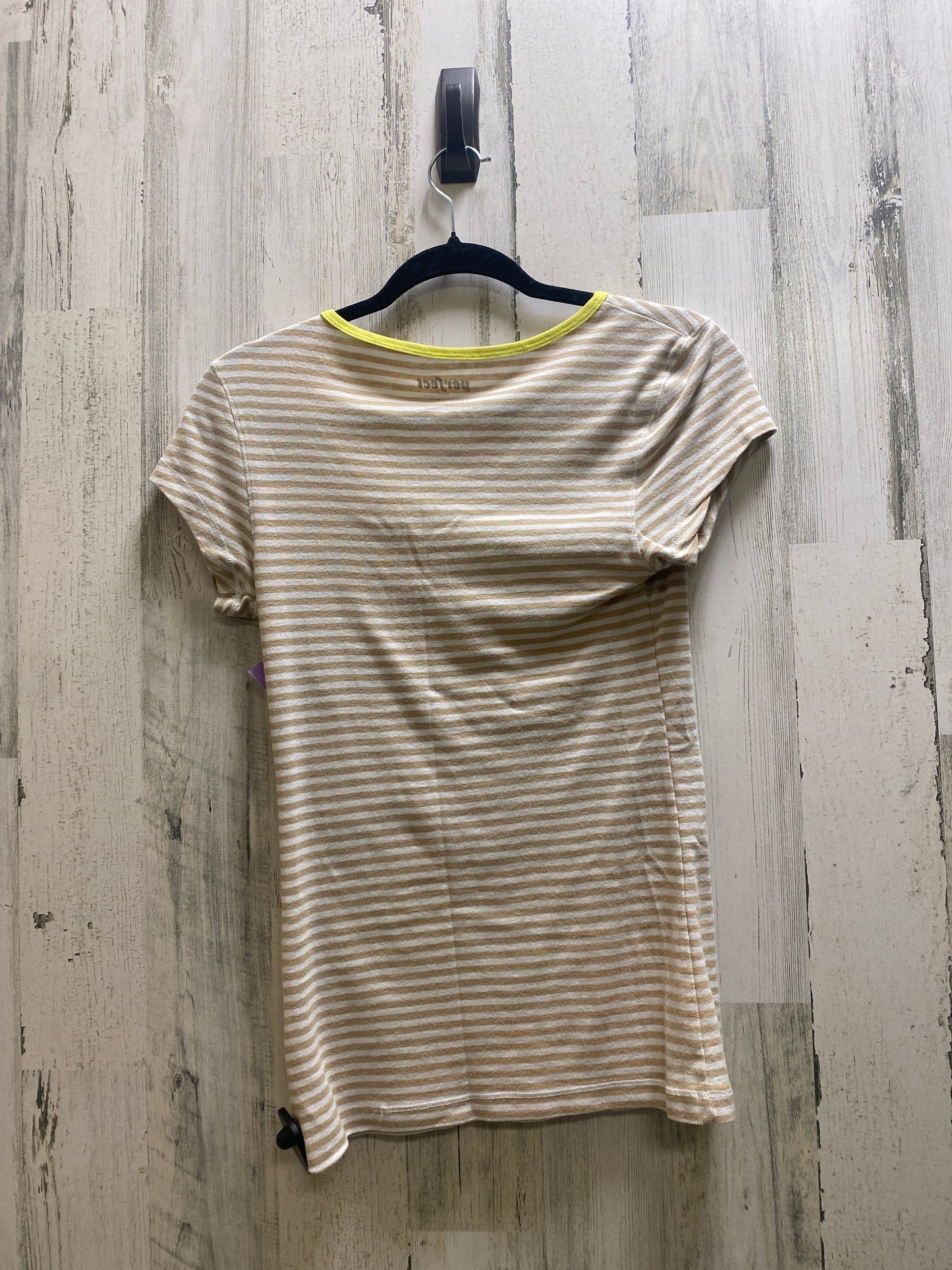 Top Short Sleeve By Clothes Mentor Size: M