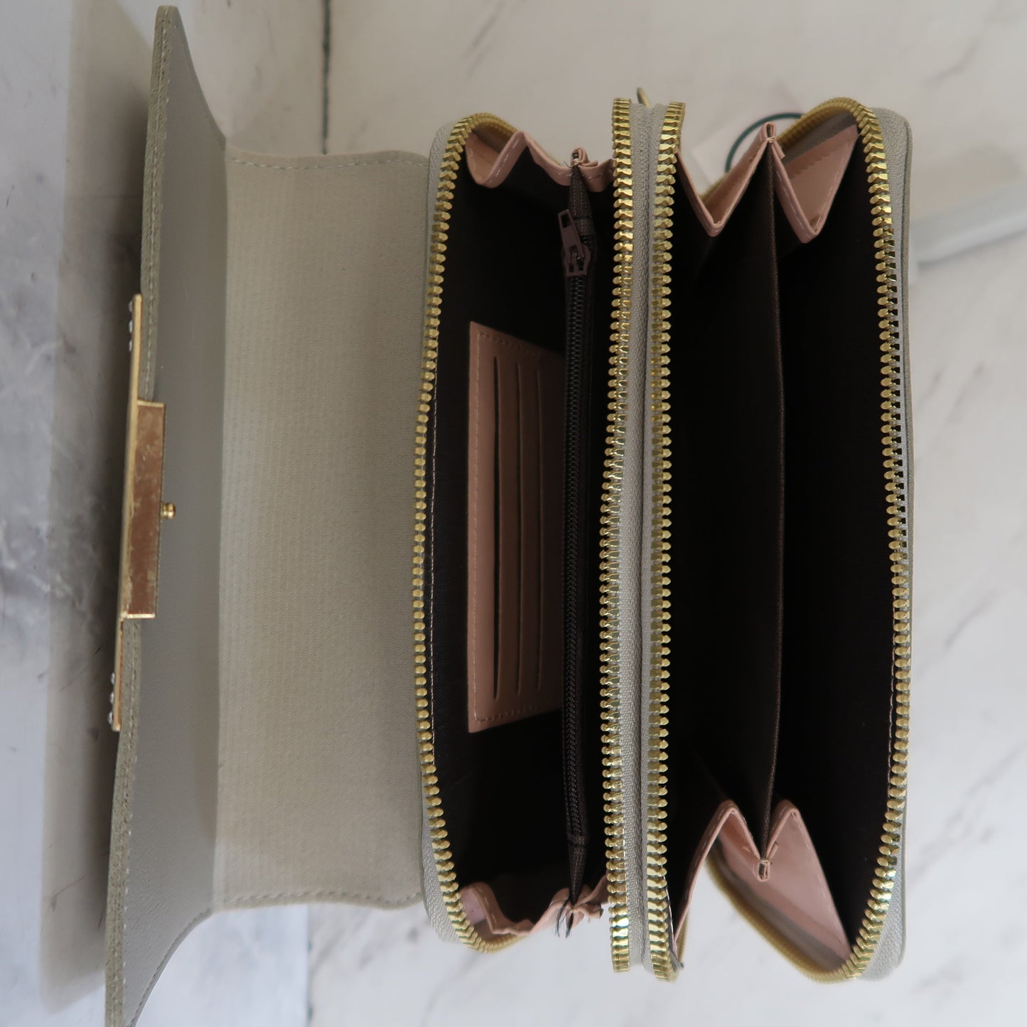 Wallet By Clothes Mentor Size: Large