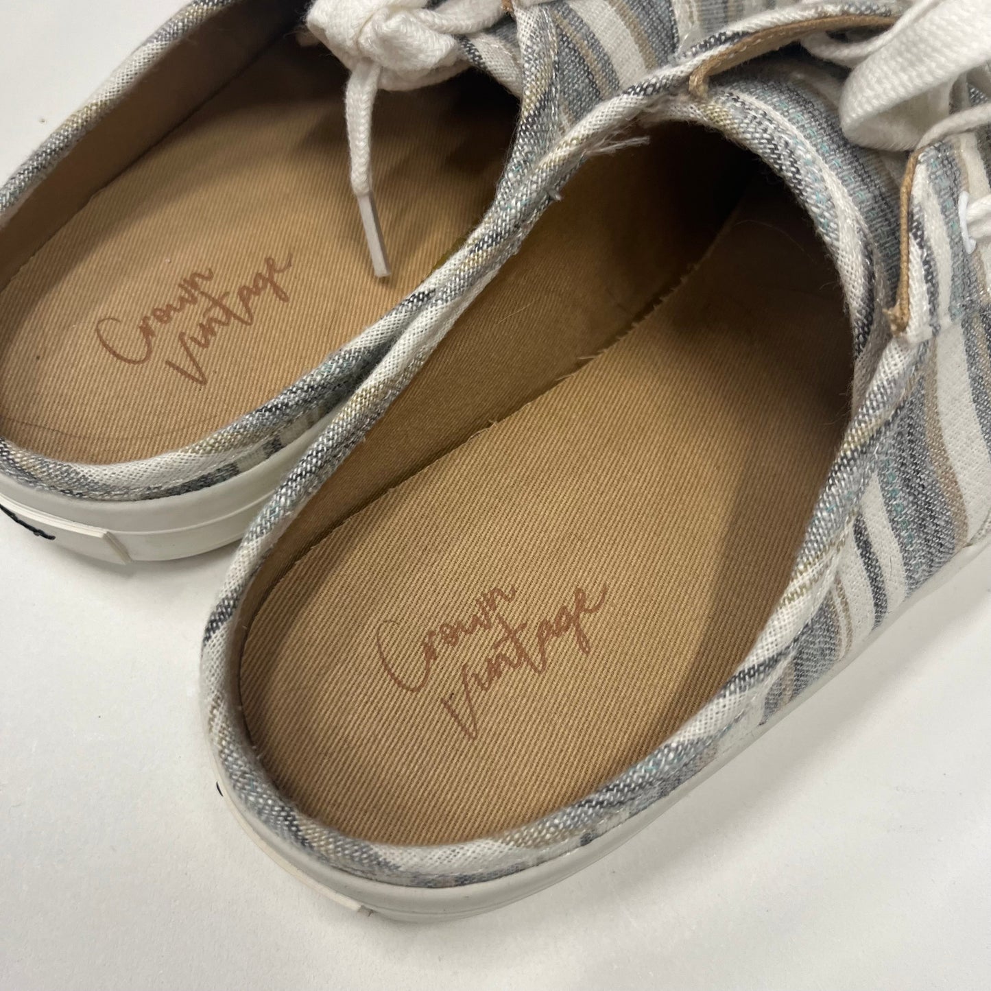 Shoes Flats Mule & Slide By Crown And Ivy Size: 9