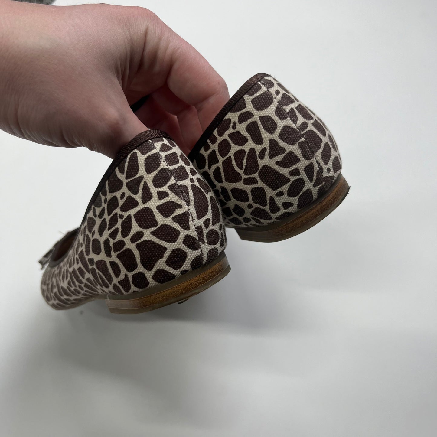 Shoes Flats Ballet By Bare Traps Size: 8