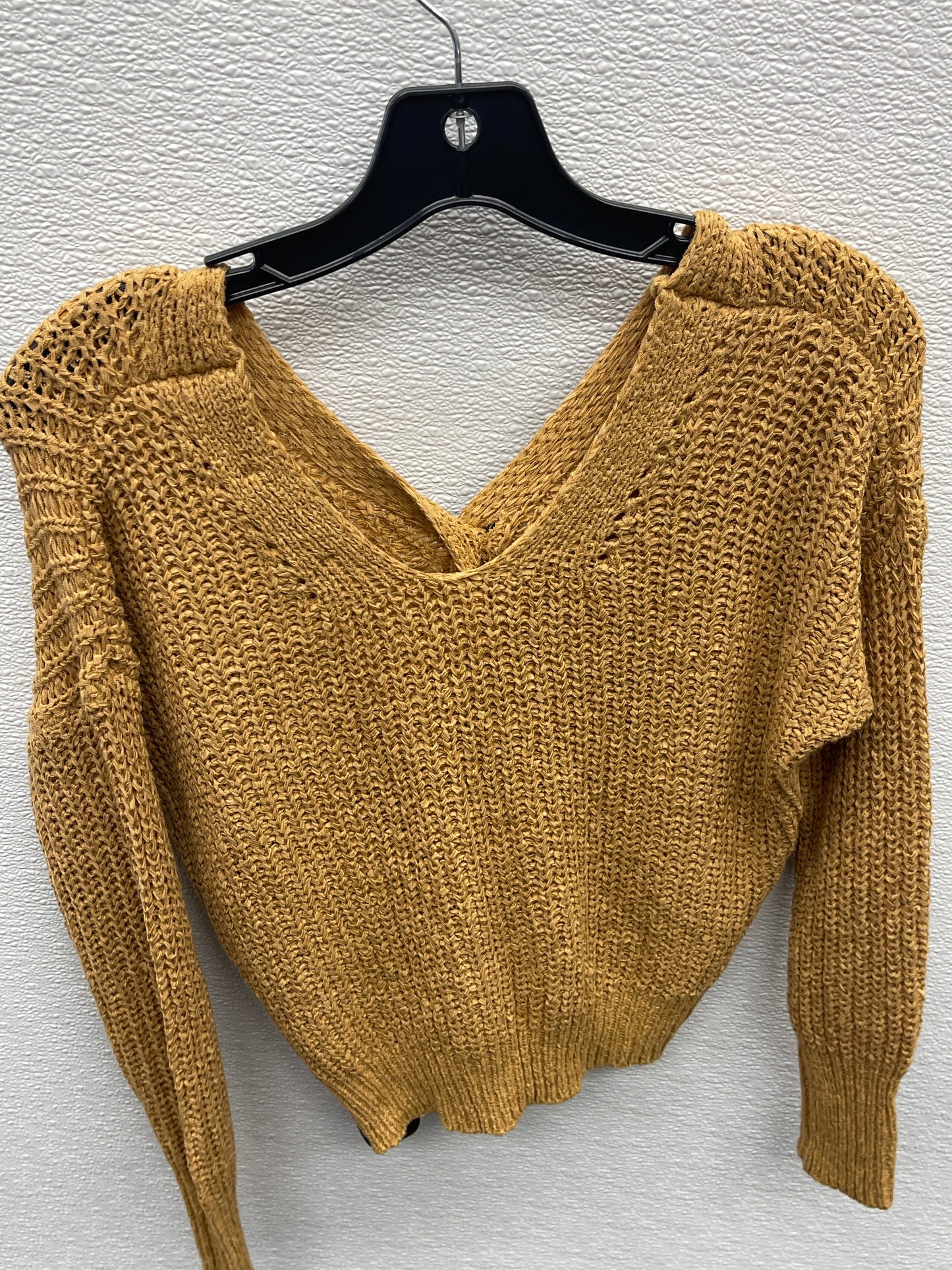 Sweater By Clothes Mentor Size: S