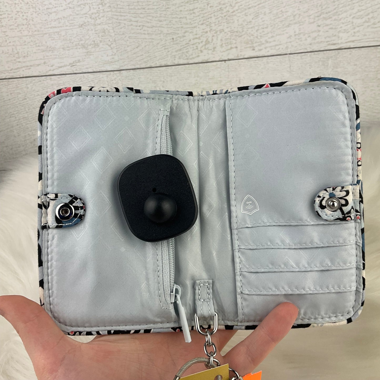 Wallet Designer By Vera Bradley Size: Small