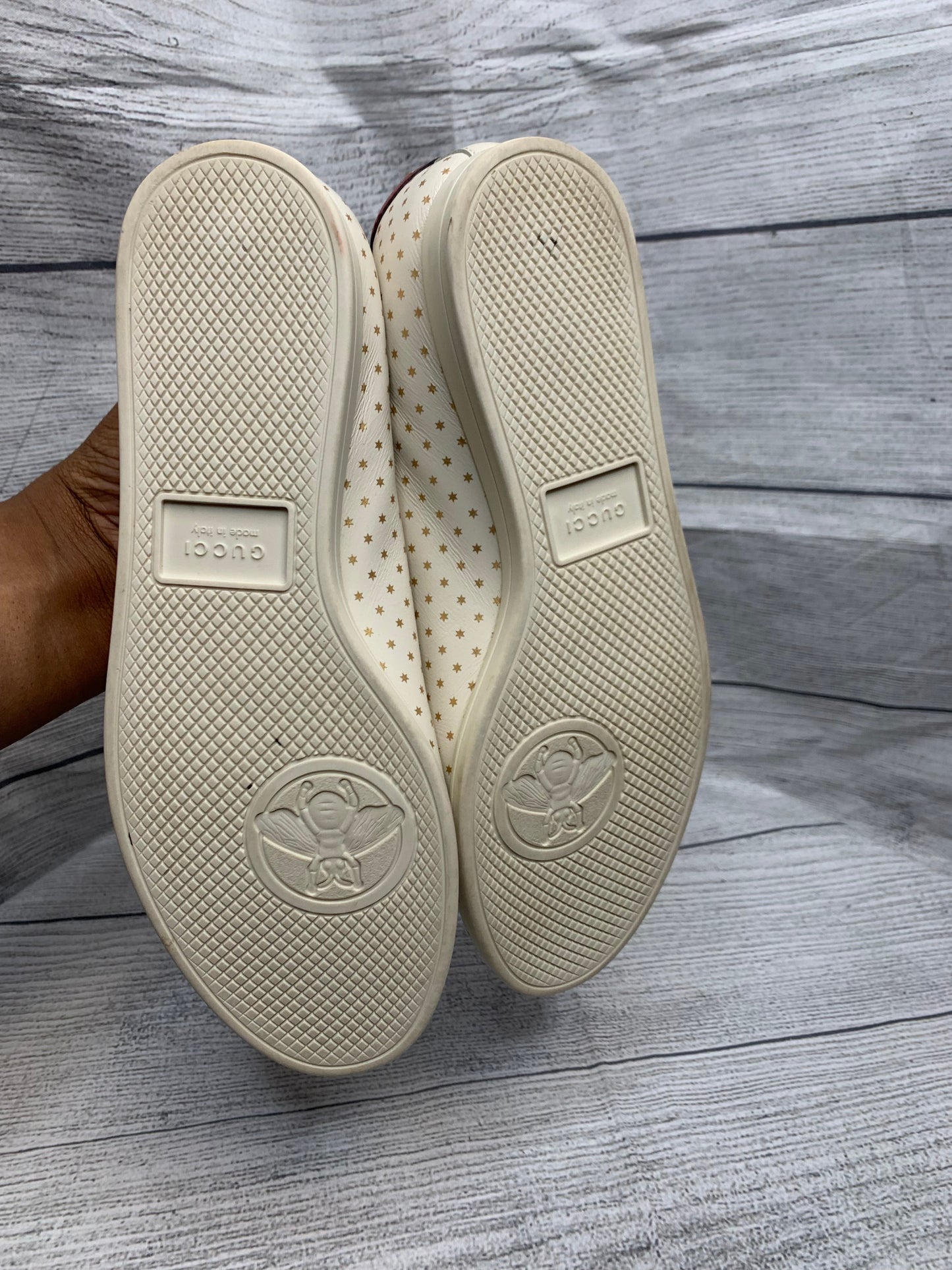 Shoes Designer By Gucci Size: 7.5