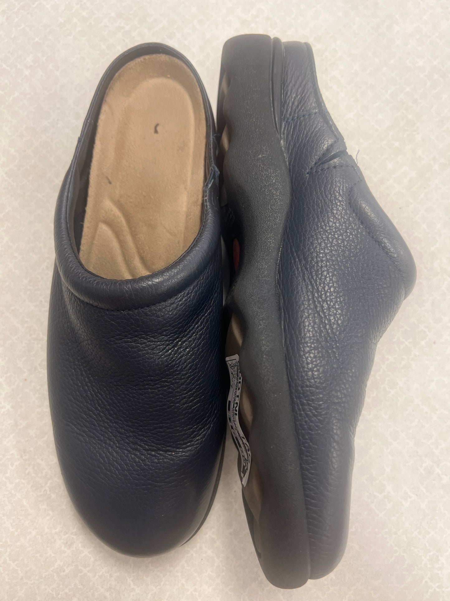 Shoes Flats Mule & Slide By Clothes Mentor Size: 9