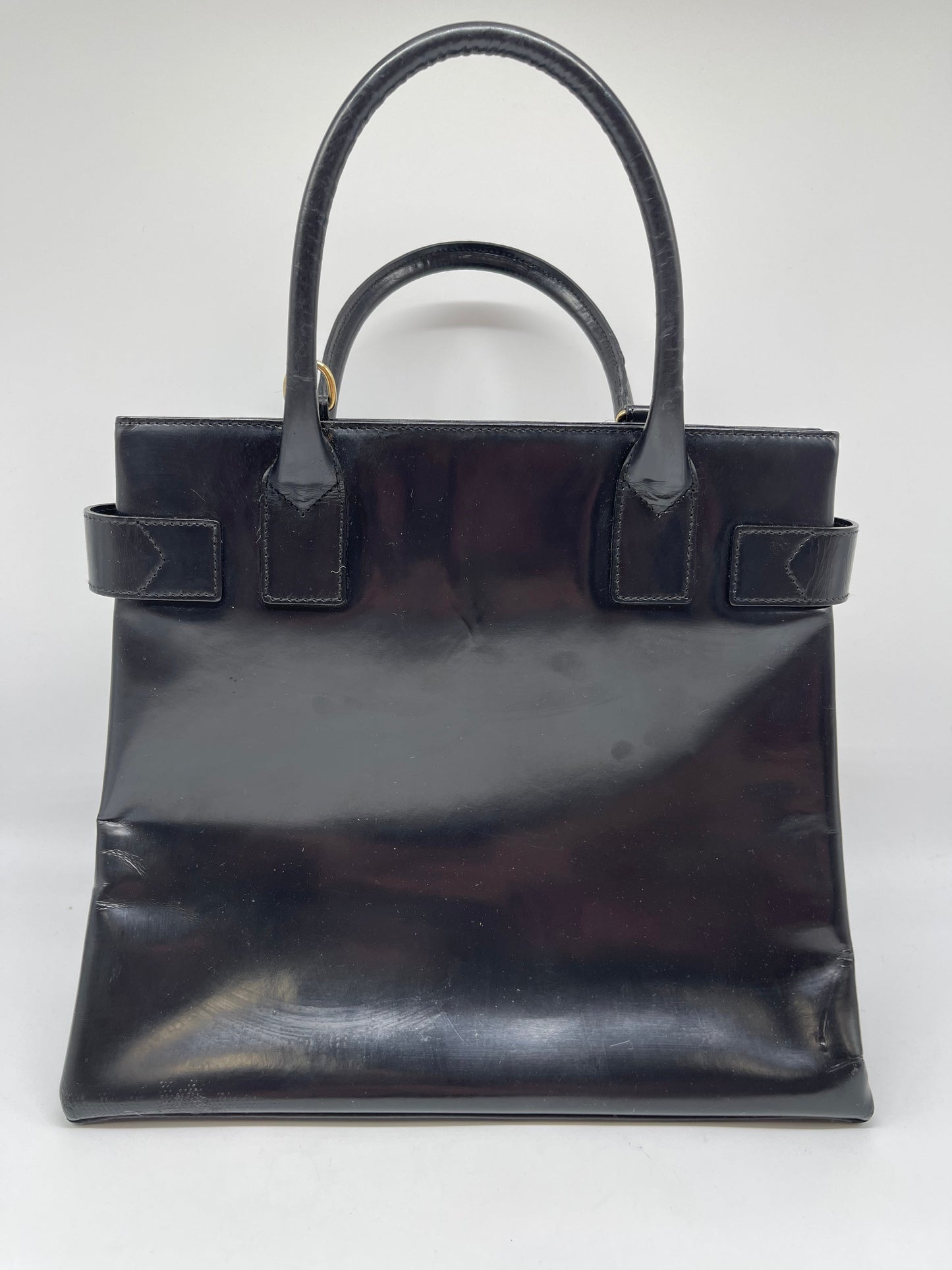 Handbag Luxury Designer By Gucci, Size: Medium