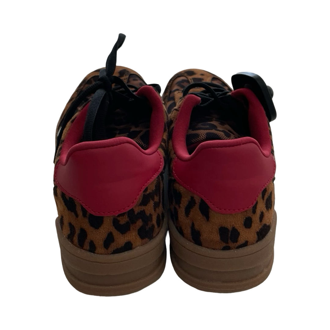 Shoes Athletic By Cmc In Animal Print, Size:7