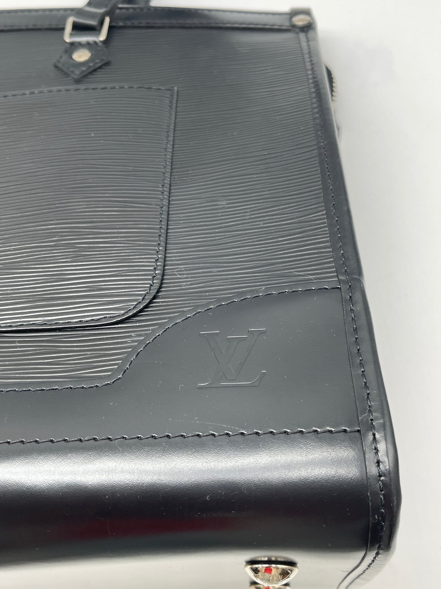 Handbag Luxury Designer By Louis Vuitton, Size: Large