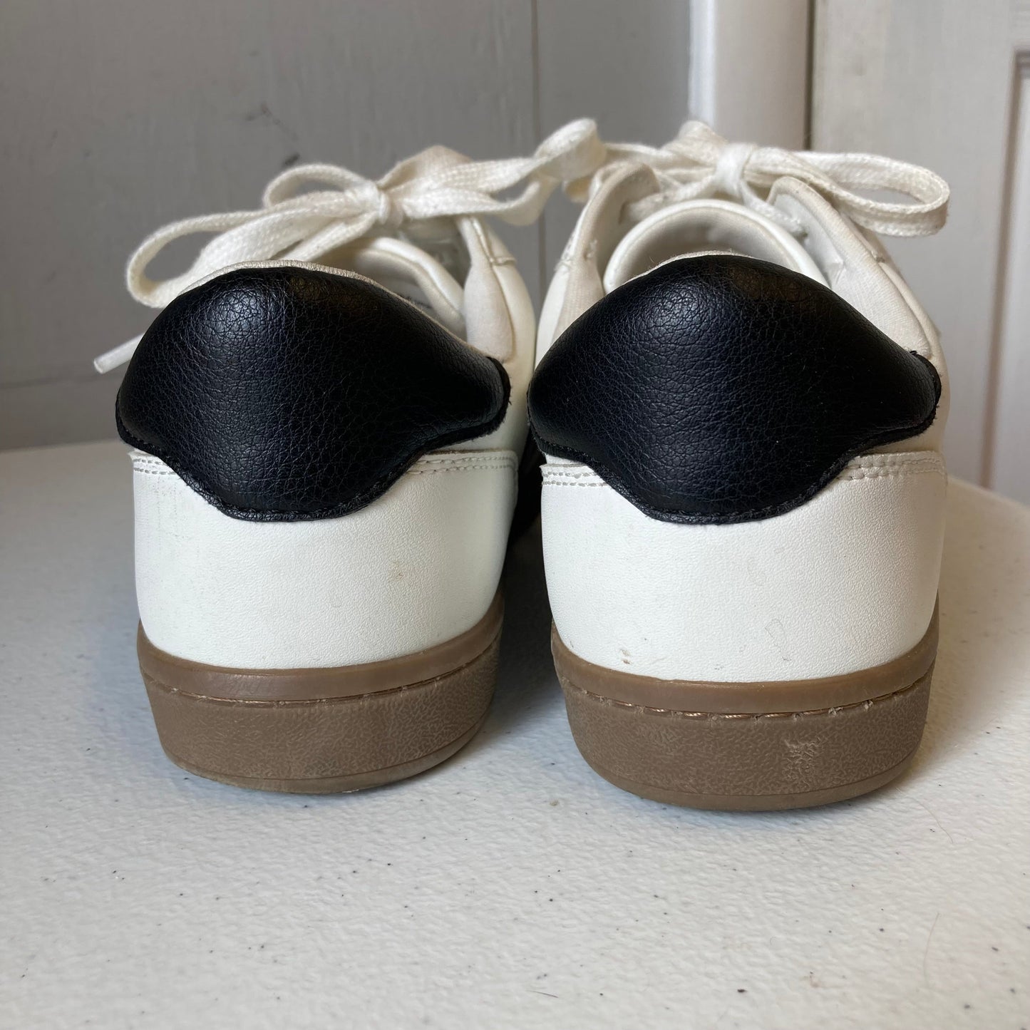 Shoes Sneakers By Universal Thread In White, Size:8