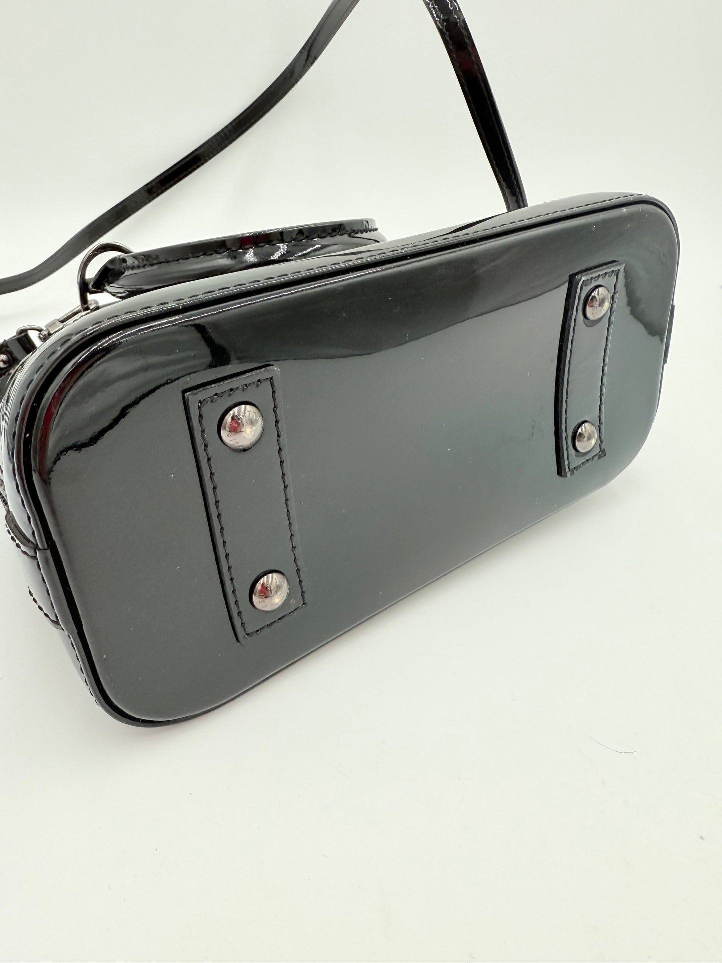 Handbag Luxury Designer By Louis Vuitton In Black, Size:Small