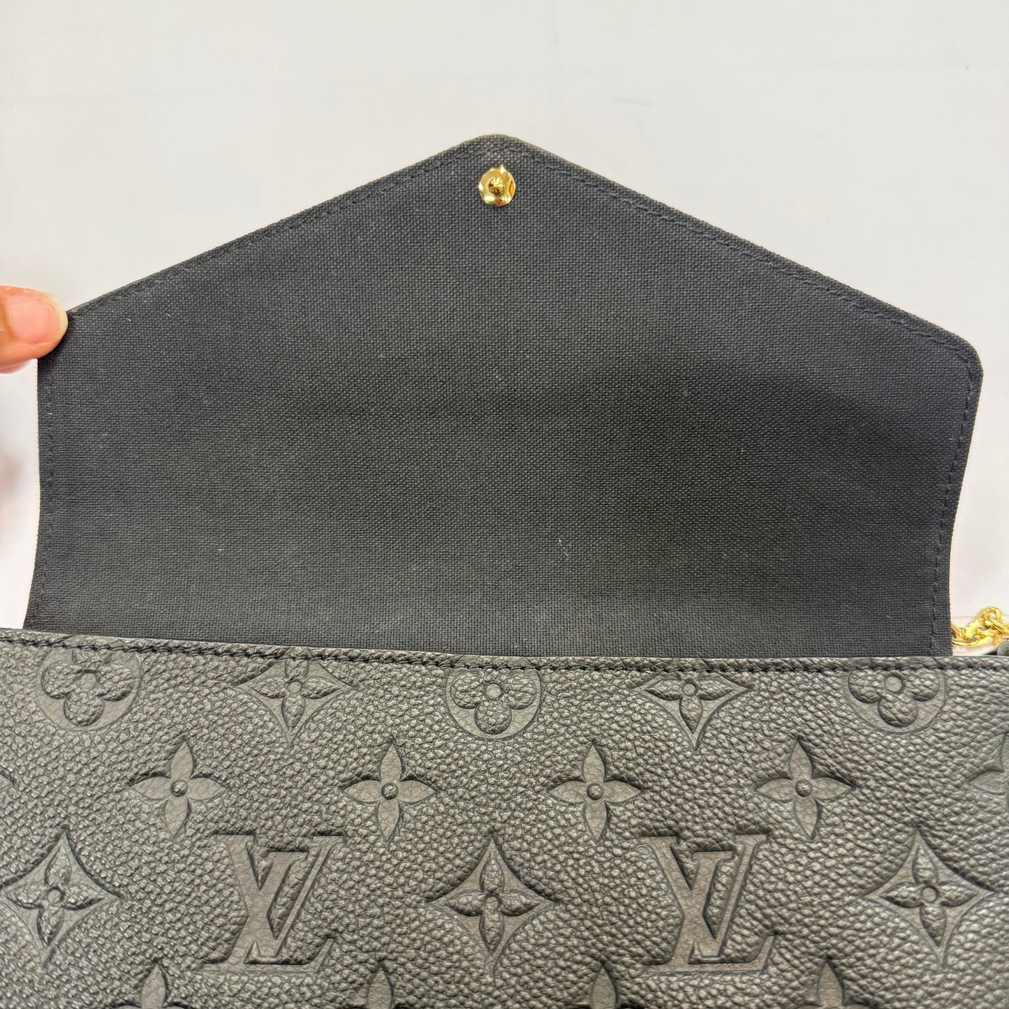 Crossbody Luxury Designer By Louis Vuitton, Size: Small