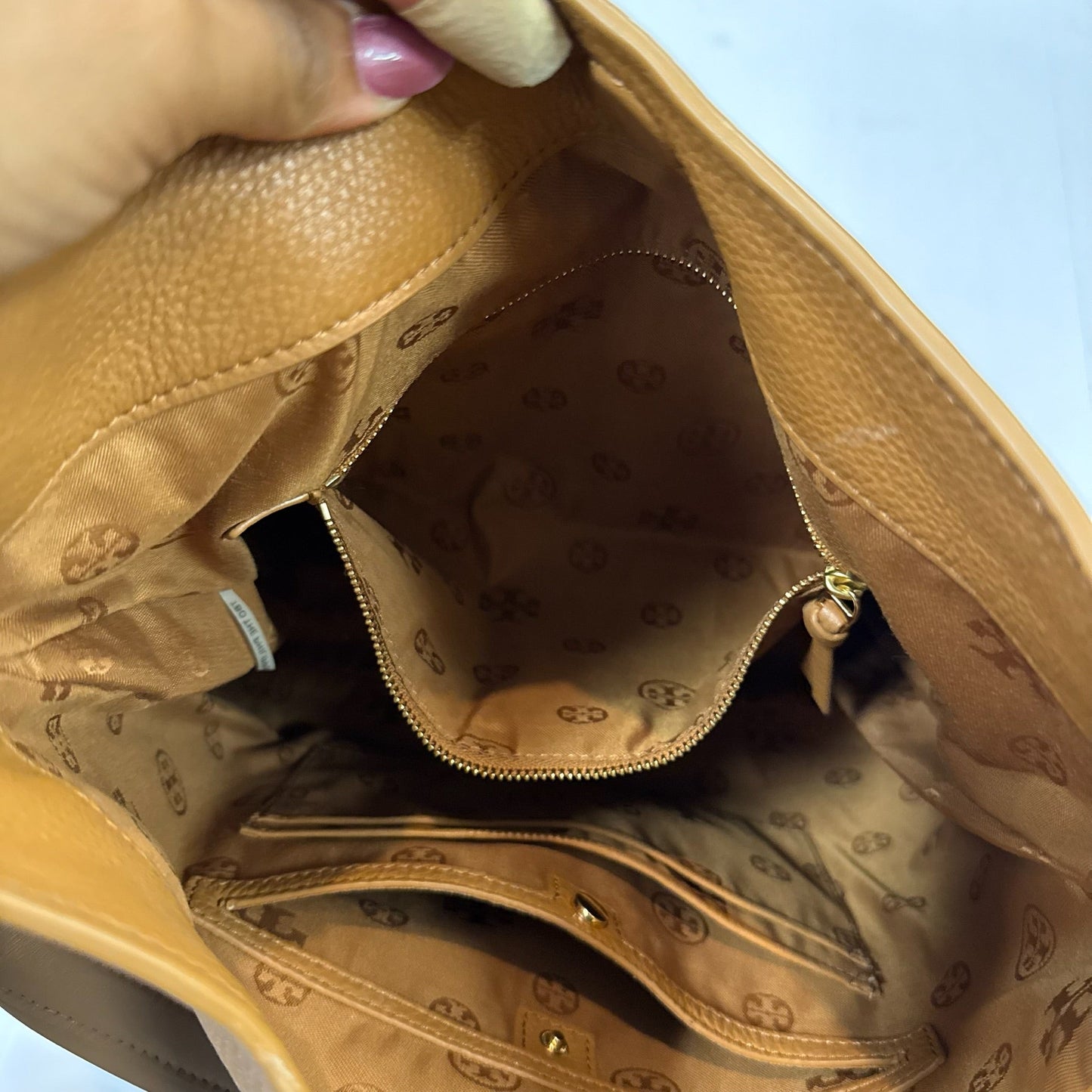 Handbag Designer By Tory Burch, Size: Medium