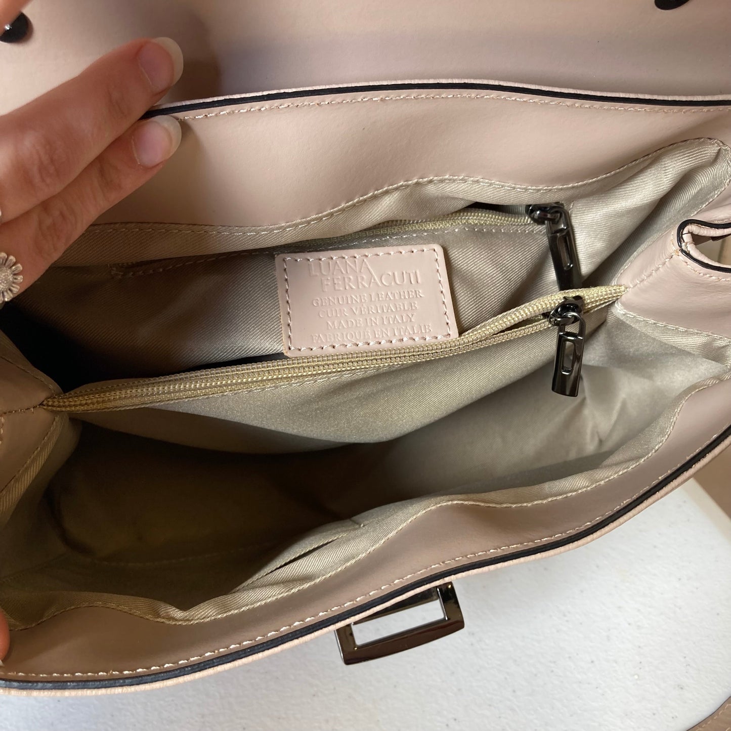 Handbag By Luana Ferracuti In Tan, Size:Large