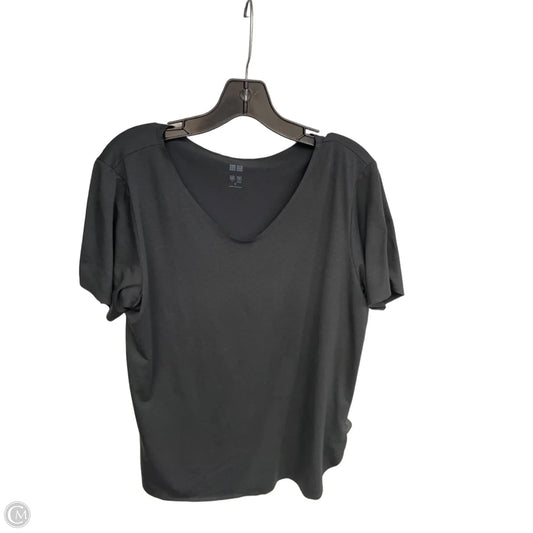 Top Short Sleeve Basic By Uniqlo In Beige, Size: M