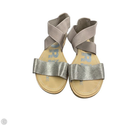 Sandals Flats By Sorel In Gold, Size: 9