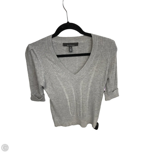 Top Short Sleeve By White House Black Market In Grey, Size: Xs