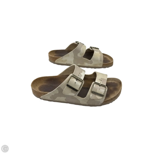 Sandals Flats By Birkenstock In Camouflage Print, Size: 10