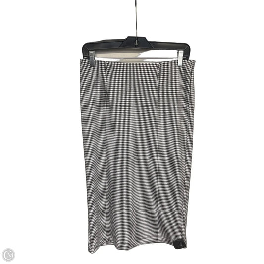 Skirt Midi By Halogen In Checkered Pattern, Size: S
