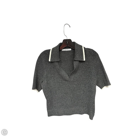 Top Short Sleeve By Abercrombie And Fitch In Grey, Size: S