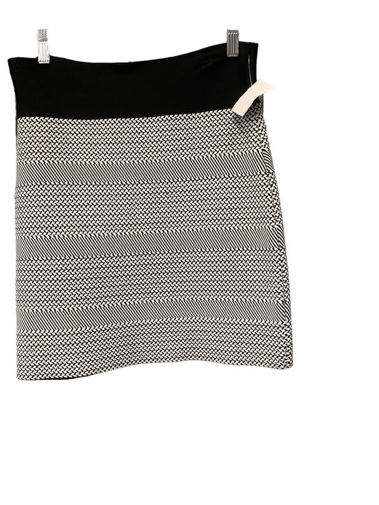Black & White Skirt Mini & Short Bcbgmaxazria, Size L