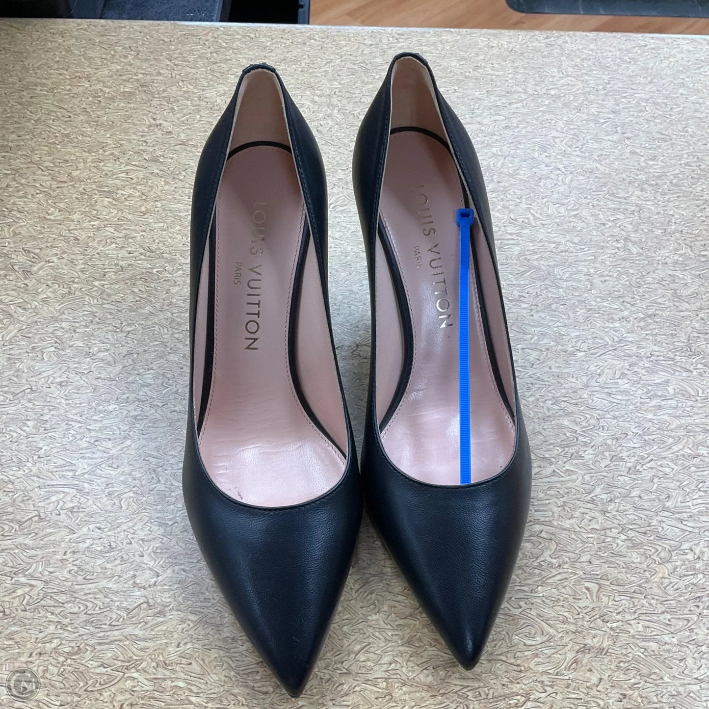 Shoes Luxury Designer By Louis Vuitton In Black, Size: 6.5