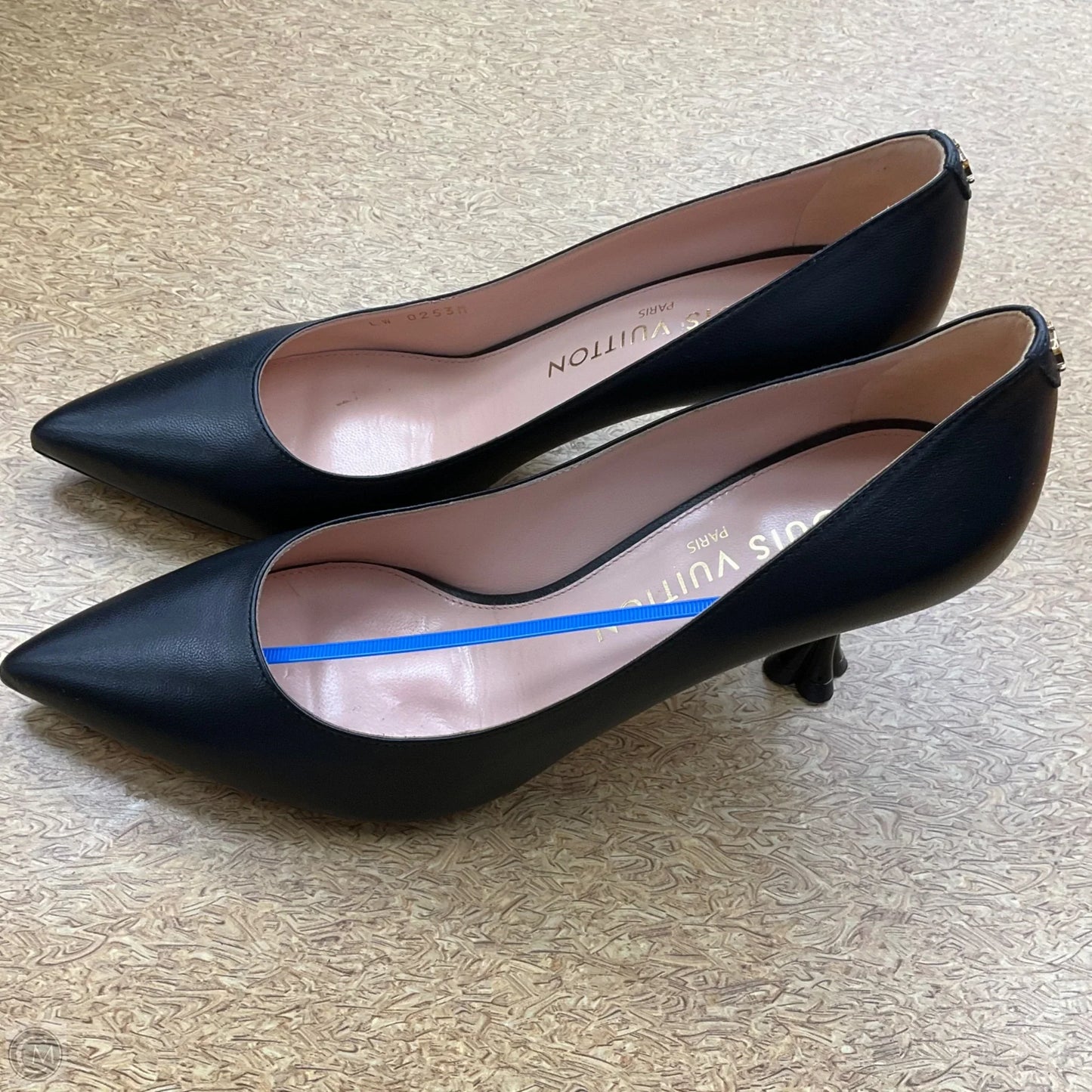 Shoes Luxury Designer By Louis Vuitton In Black, Size: 6.5