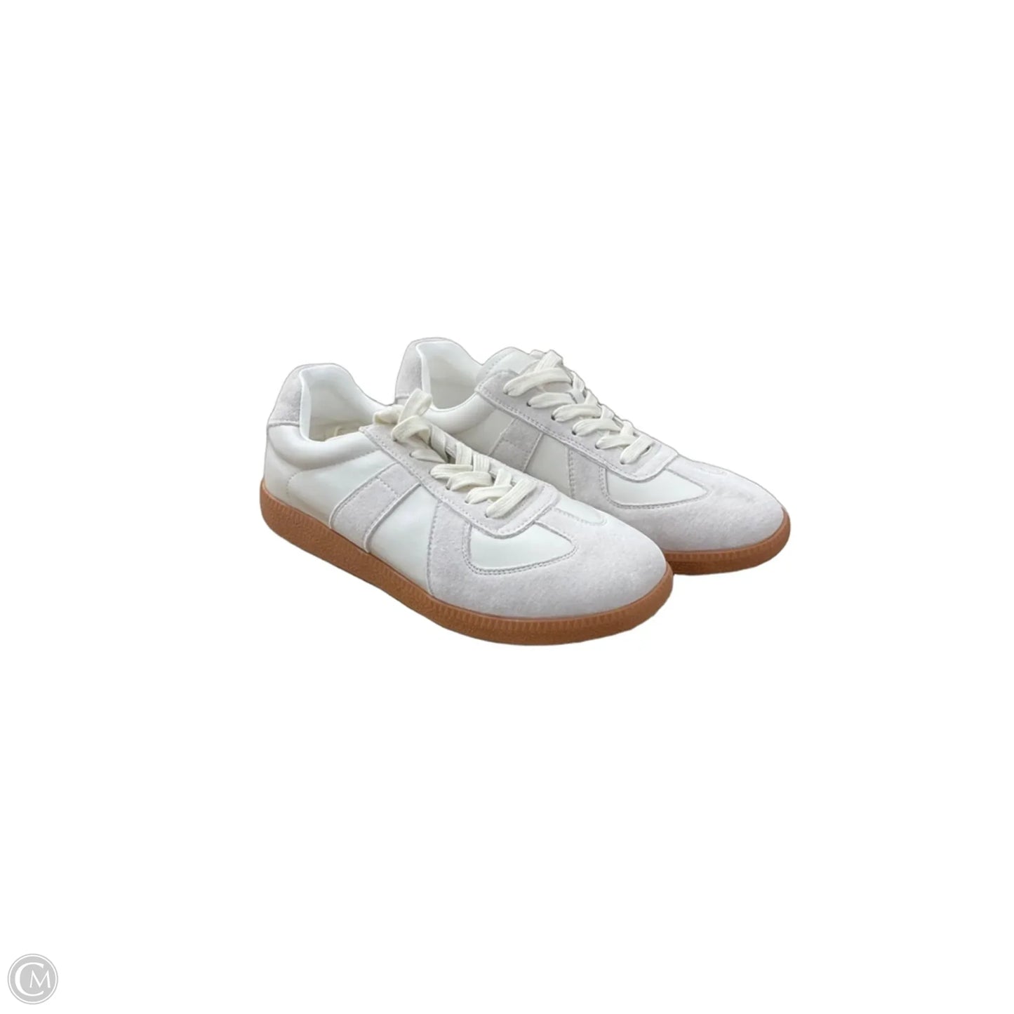 Shoes Sneakers By Cmc In White, Size: 9