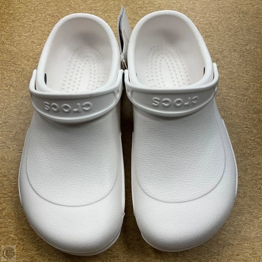 Shoes Flats By Crocs In White, Size: 10