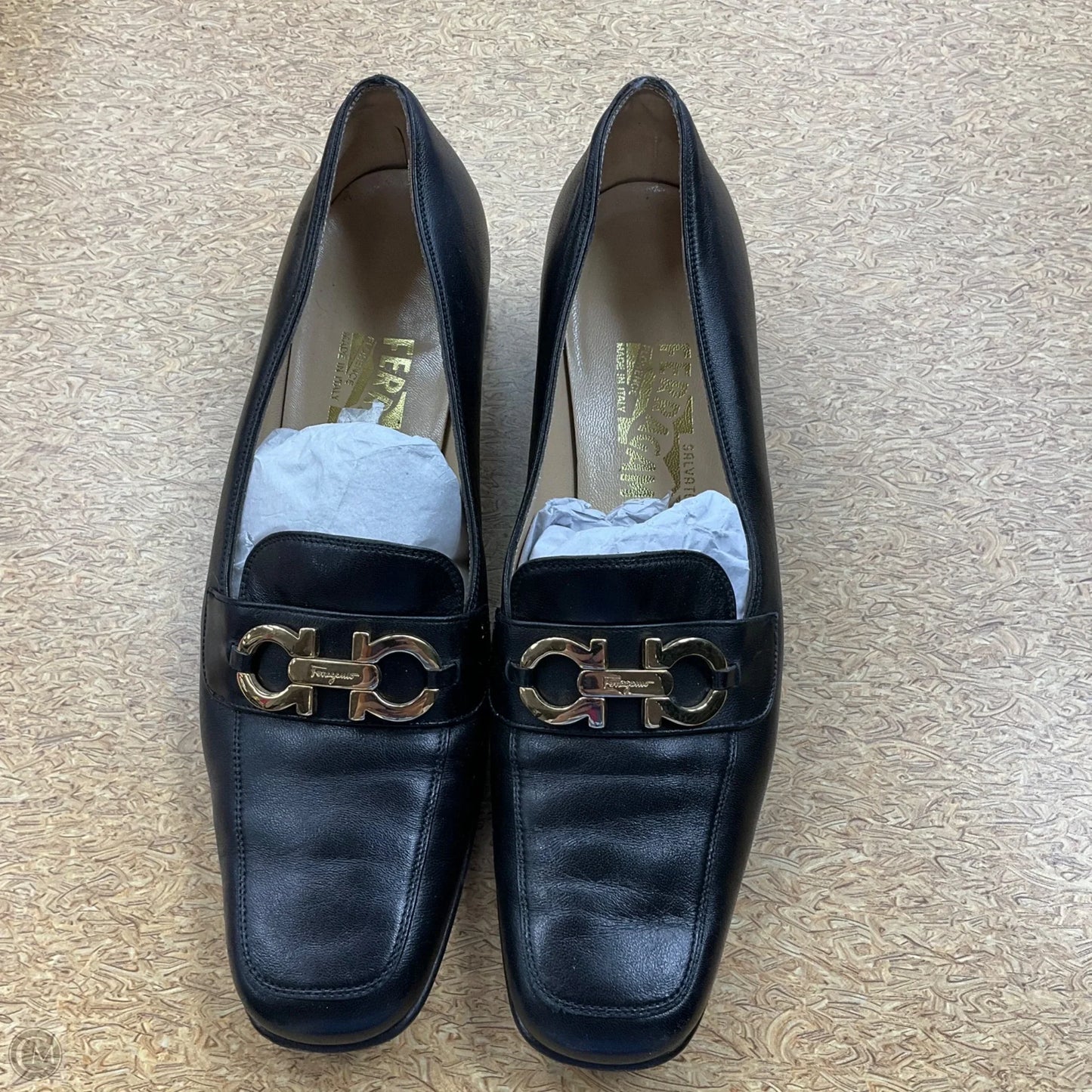 Shoes Luxury Designer By Ferragamo In Black, Size: 9