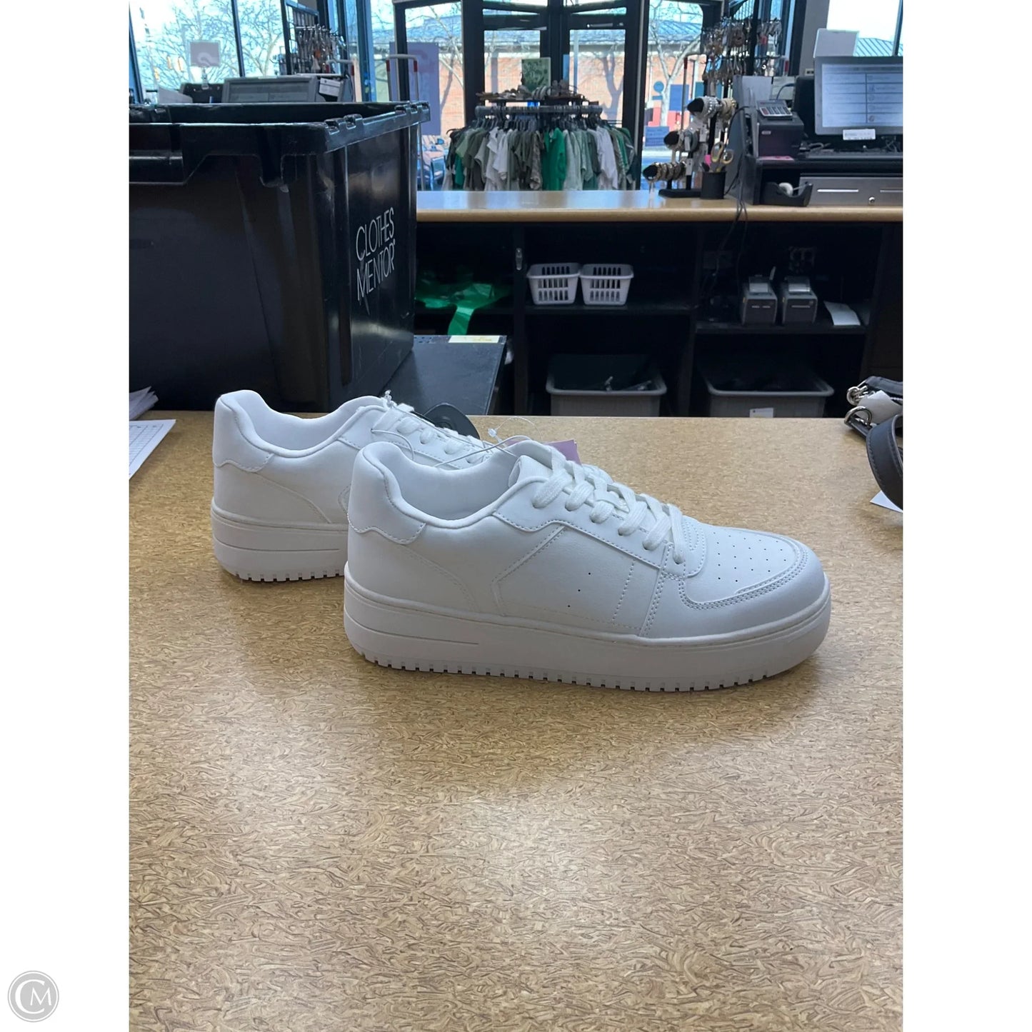 Shoes Sneakers By Wild Fable In White, Size: 9