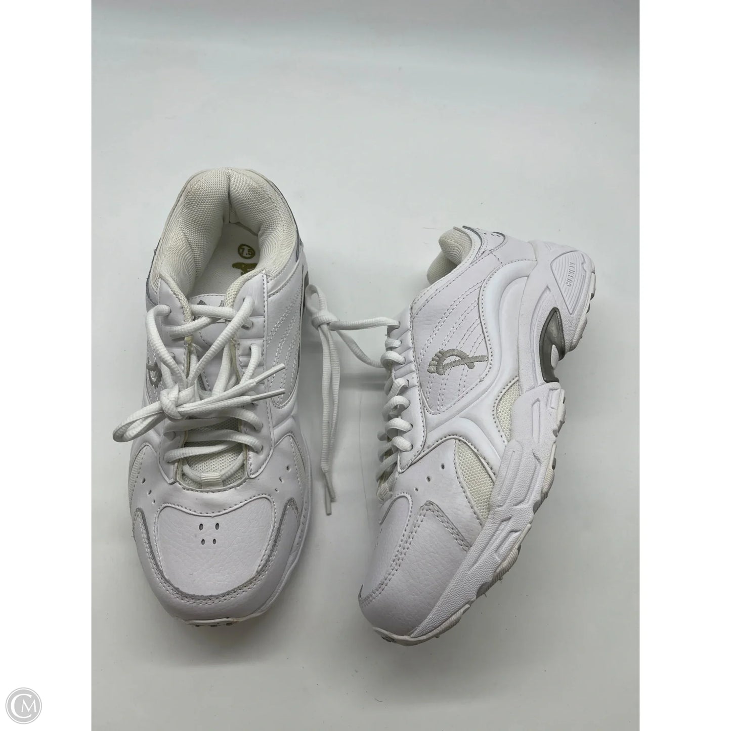 Shoes Athletic By Clothes Mentor In White, Size: 7.5