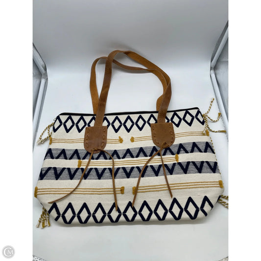 Tote By Cmb, Size: Large