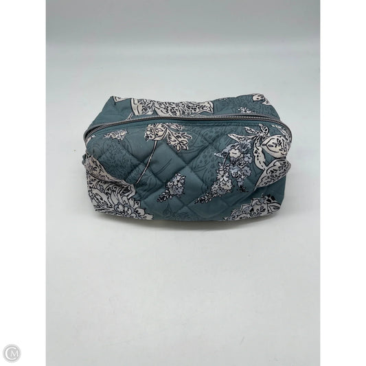 Makeup Bag By Vera Bradley, Size: Medium