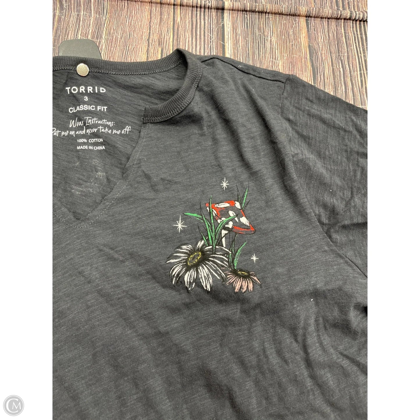 Top Short Sleeve By Torrid In Grey, Size: 3x