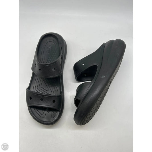 Sandals Flats By Crocs In Black, Size: 13