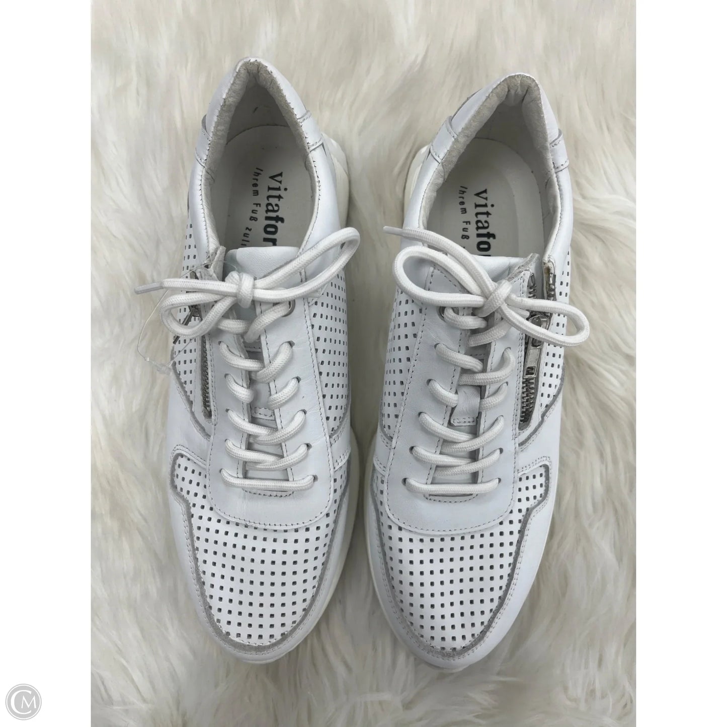 Shoes Athletic By Cmc In White, Size: 11