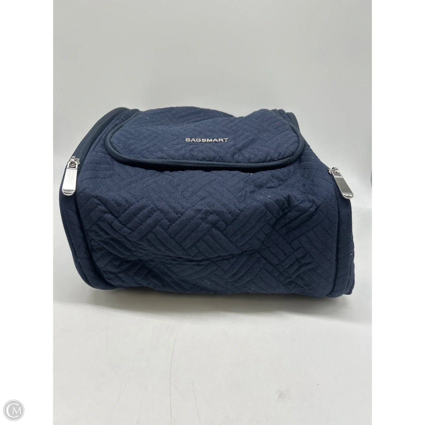 Makeup Bag By Clothes Mentor, Size: Medium