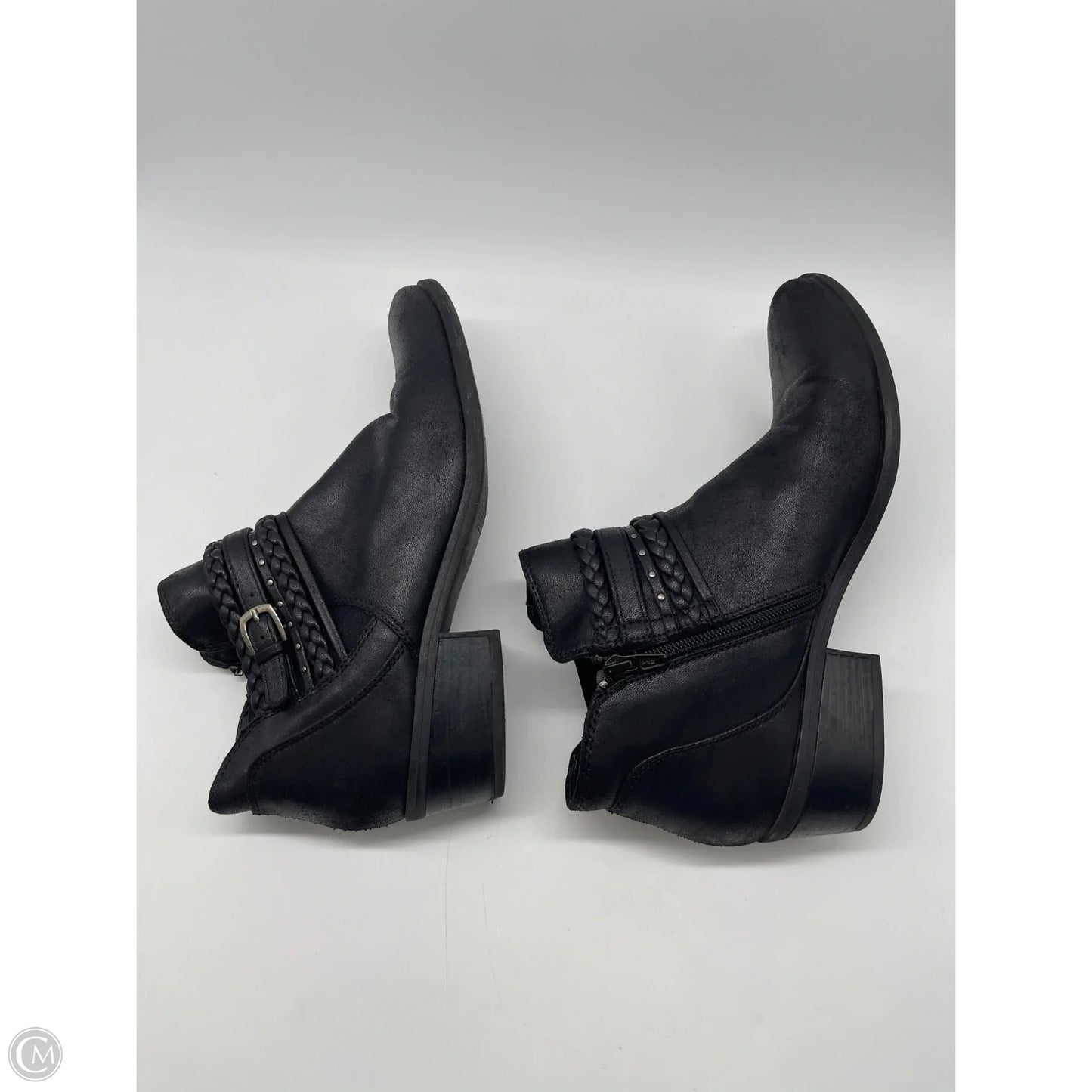 Boots Ankle Flats By Bare Traps In Black, Size: 11