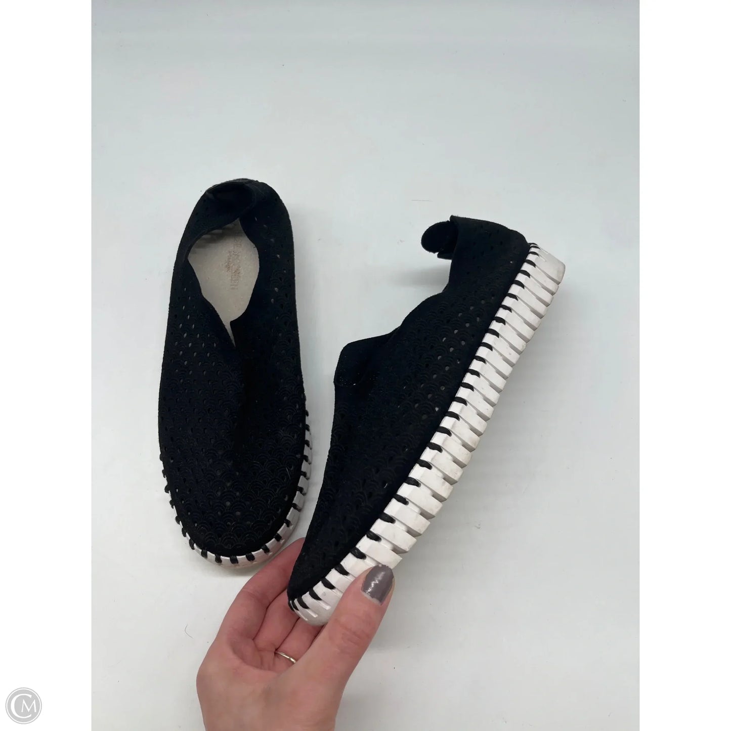 Shoes Flats By Cmc In Black, Size: 9