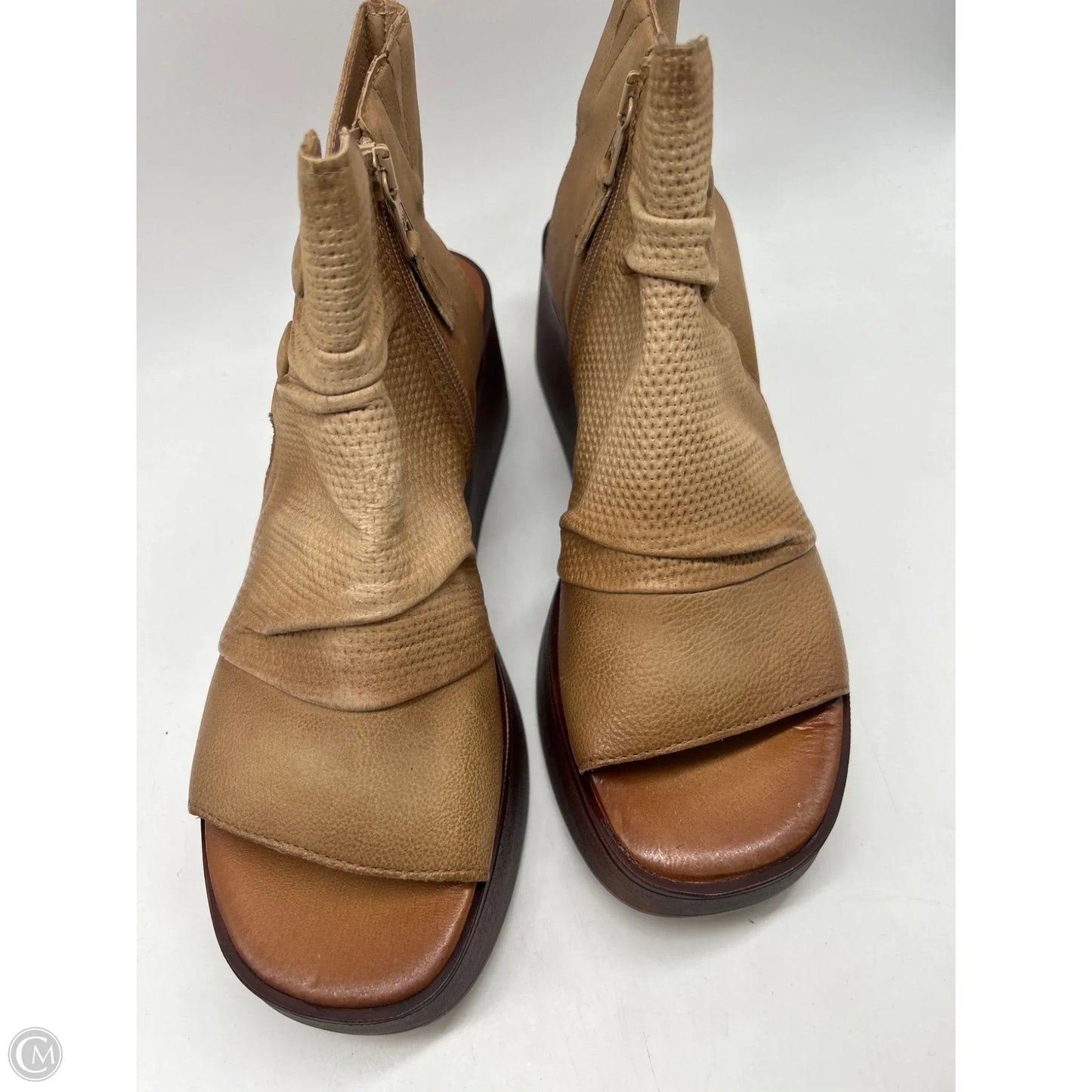 Sandals Heels Wedge By Miz Mooz In Tan, Size: 10.5