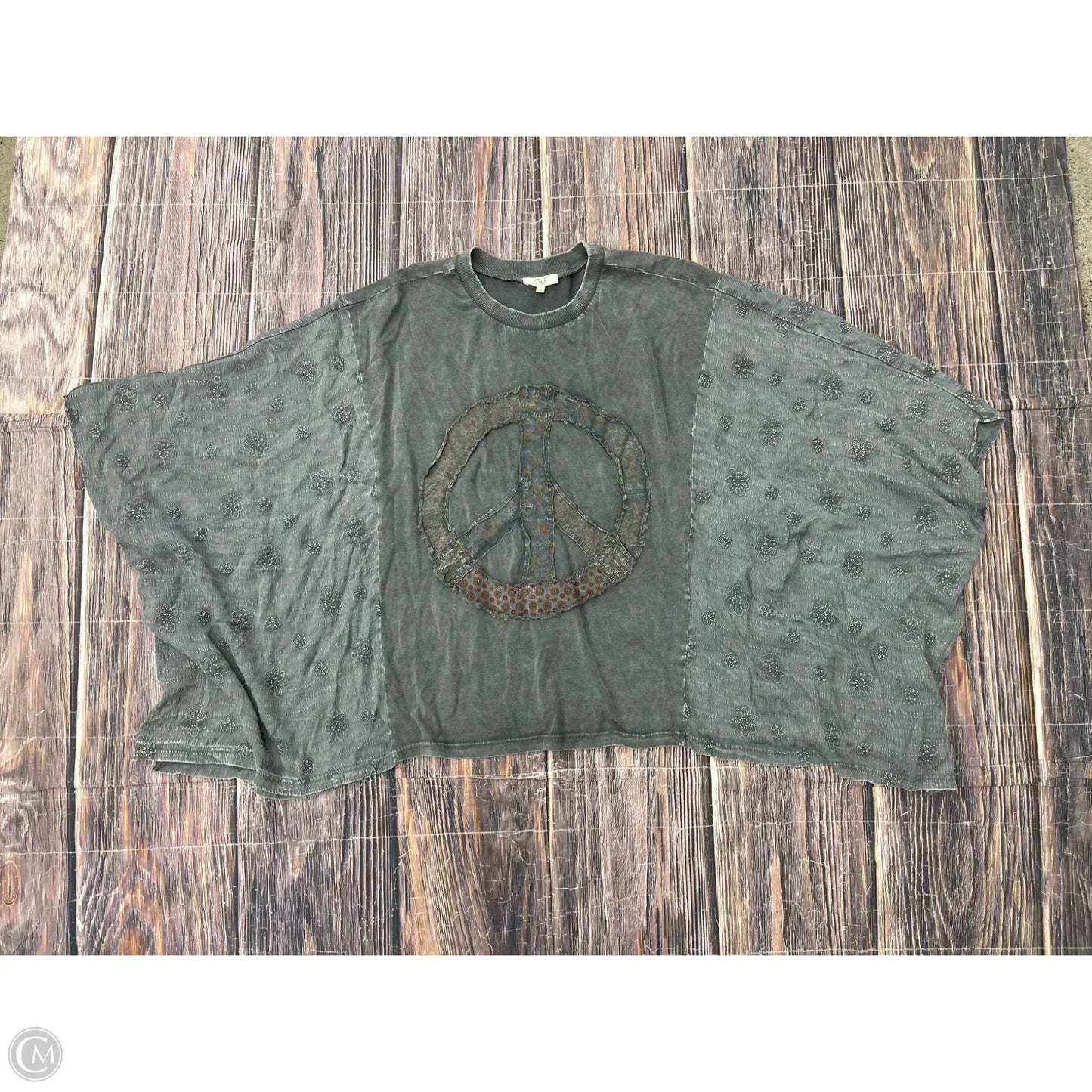 Top Short Sleeve By Easel In Grey, Size: M