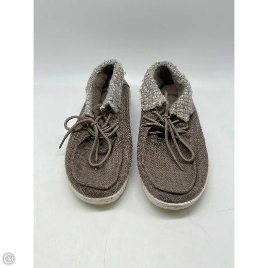 Shoes Flats By Hey Dude In Grey, Size: 7