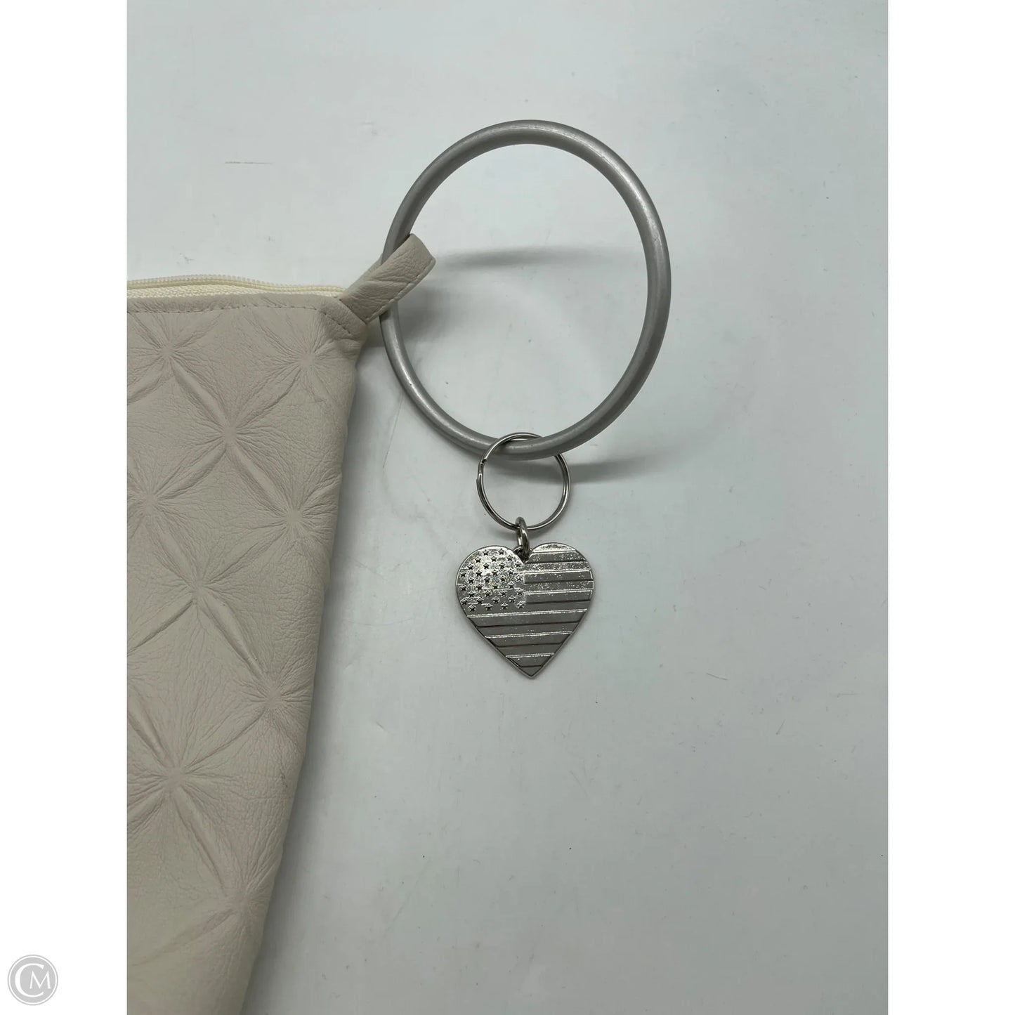 Wristlet By Clothes Mentor, Size: Large