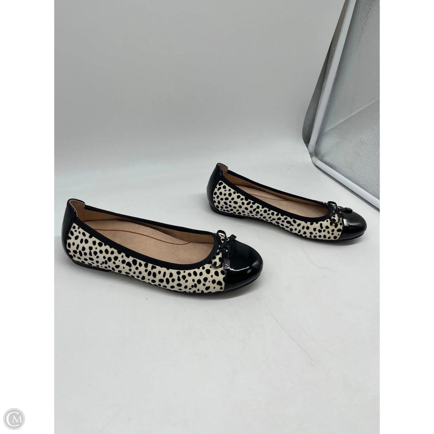 Shoes Flats By Vionic In Black, Size: 7.5