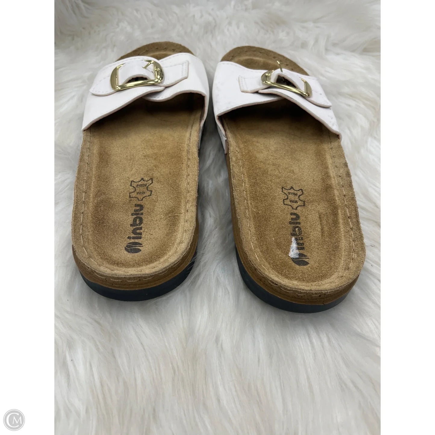 Sandals Flats By Clothes Mentor In White, Size: 10.5