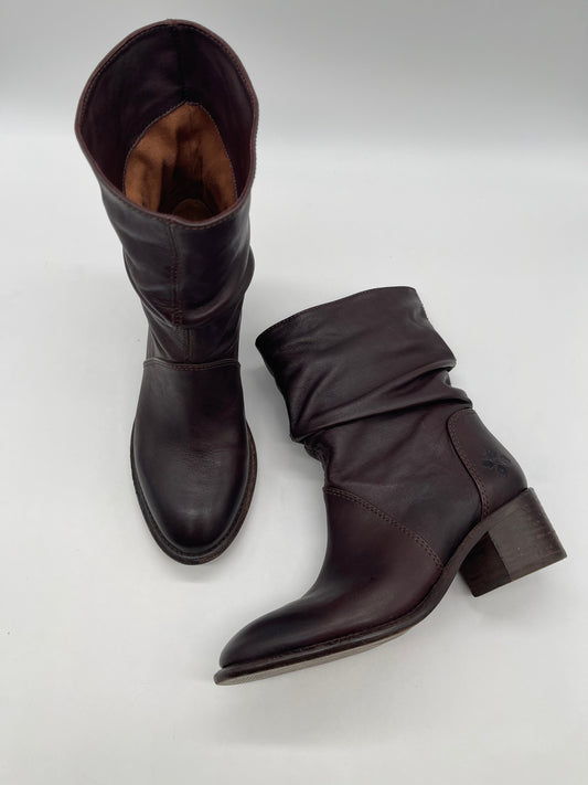 Boots Designer By Patricia Nash In Brown, Size: 6