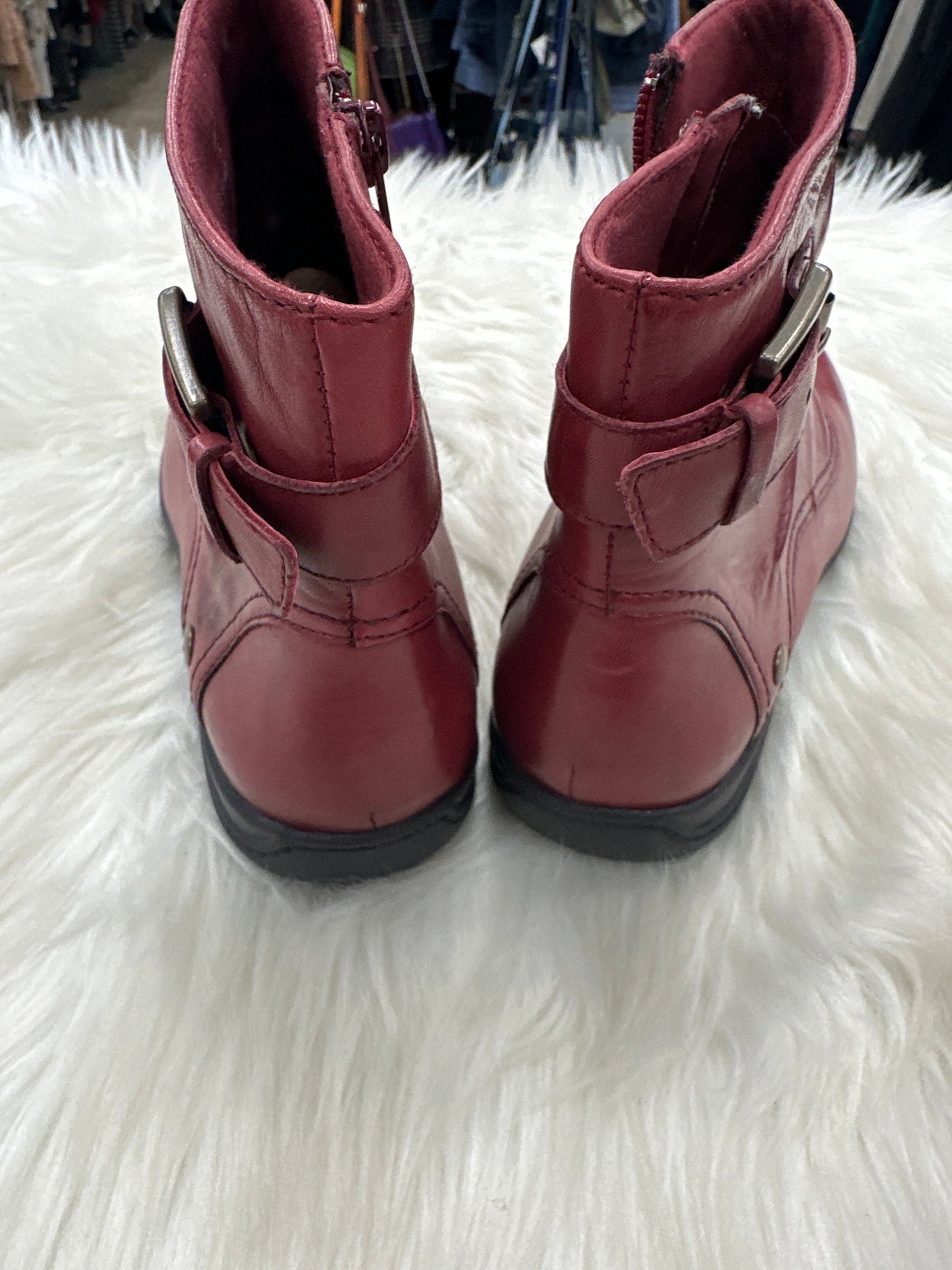 Boots Ankle Flats By Clarks In Red, Size: 8.5