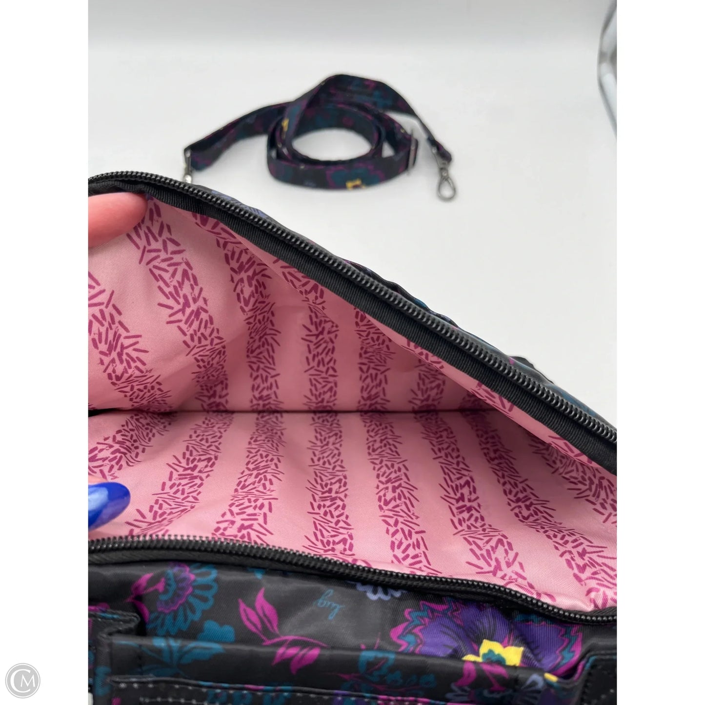 Handbag By Lugg, Size: Medium