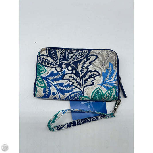 Wristlet By Vera Bradley, Size: Medium