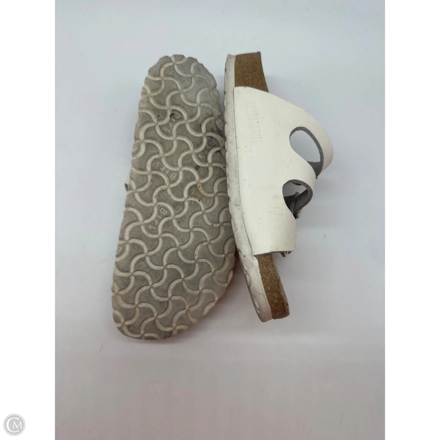 Sandals Flats By Birkenstock In White, Size: 5