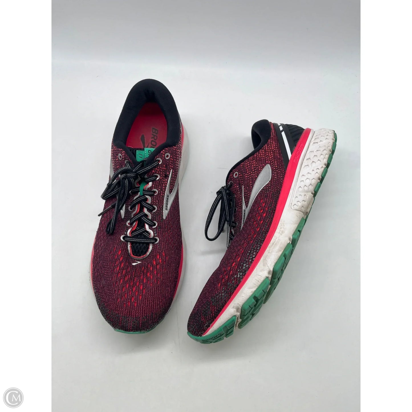 Shoes Athletic By Brooks In Red, Size: 12